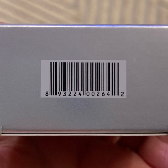 It Cosmetics Bye Bye Pores Loose Setting P… - Picture 5 of 7